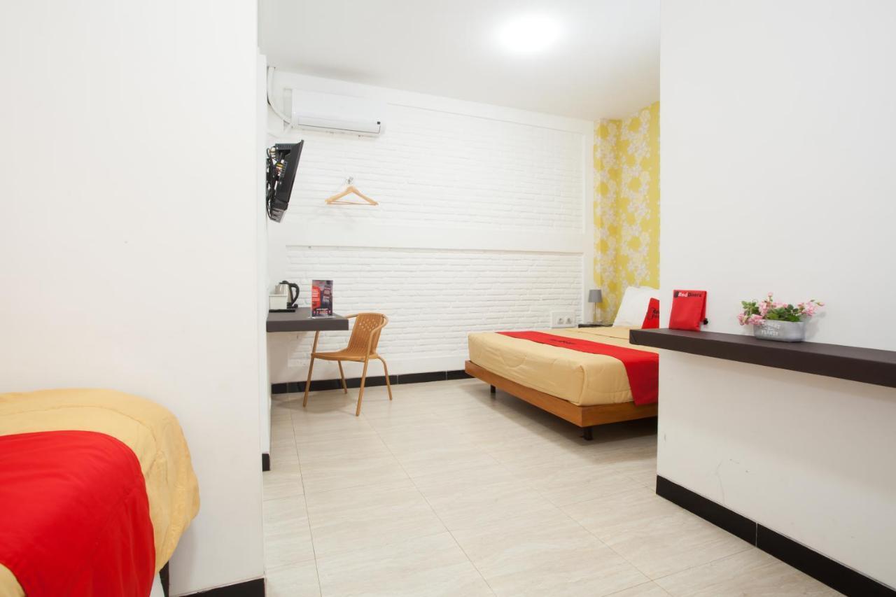 Hotel Reddoorz Near Museum Angkut Batu Batu  Exterior foto